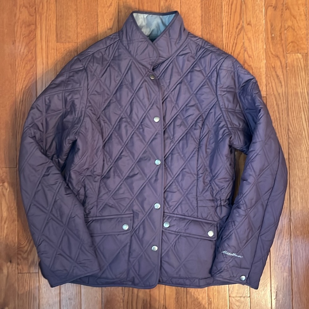 Eddie Bauer Women’s quilted mid weight jacket. Great condition.
